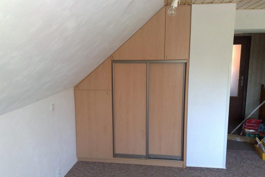 skříně